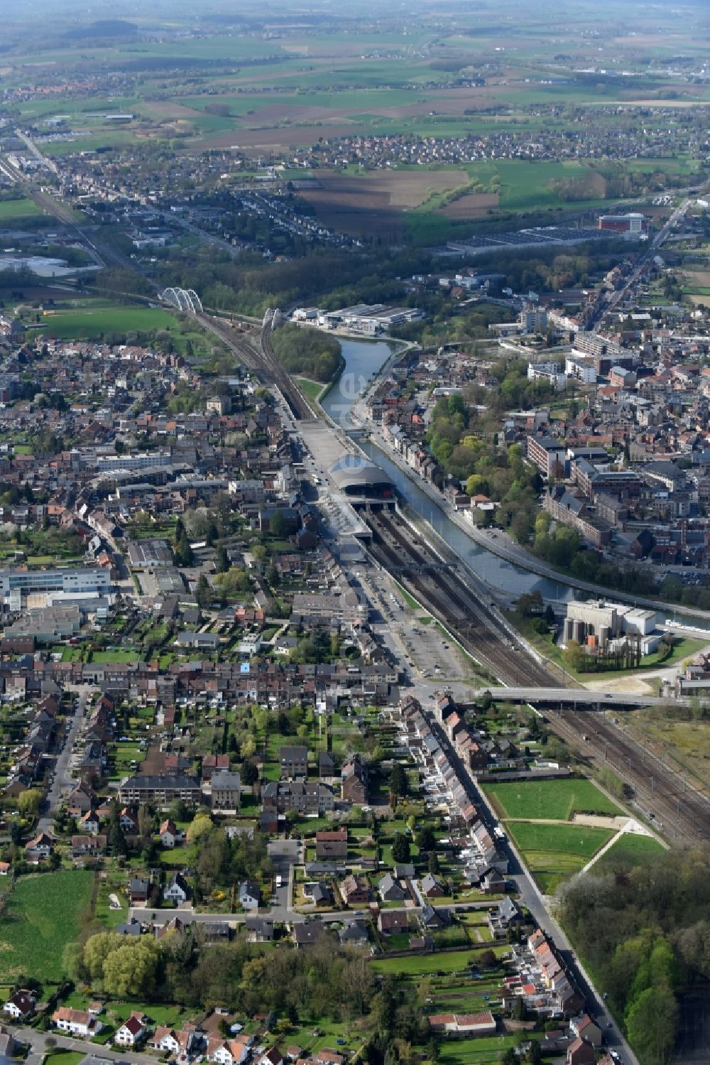 Halle aus der Vogelperspektive: Stadtansicht von Halle in Vlaanderen, Belgien