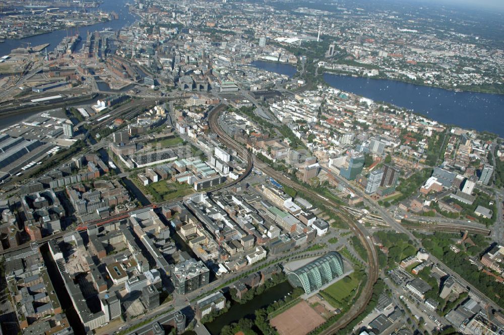 Hamburg aus der Vogelperspektive: Stadtansicht Hamburg Mitte