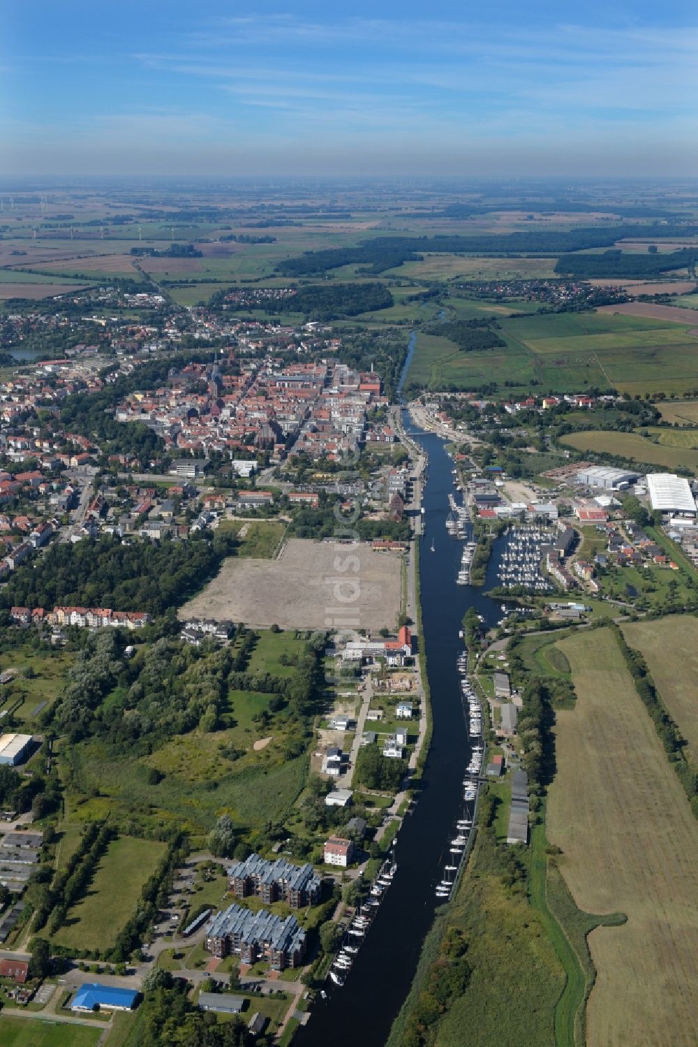 Luftbild Greifswald - Stadtansicht mit historischem Stadtzentrum der Hansestadt Greifswald an der Ryck im Bundesland Mecklenburg-Vorpommern