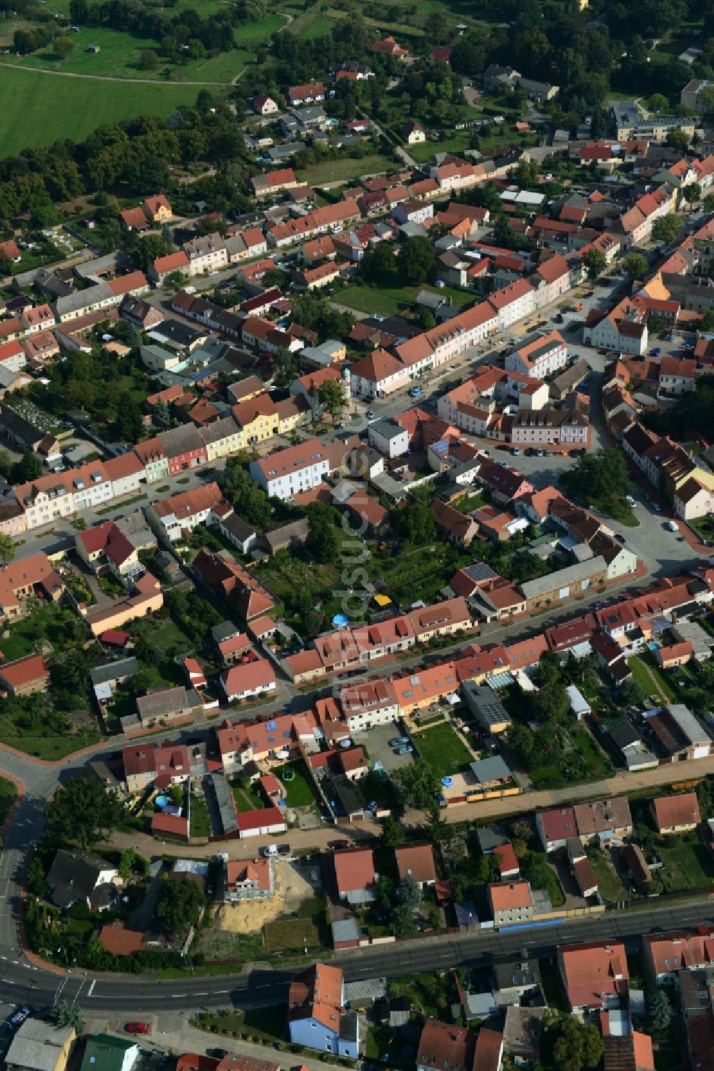 Mittenwalde von oben - Stadtansicht vom historischen Stadtkern Mittenwalde im Bundesland Brandenburg