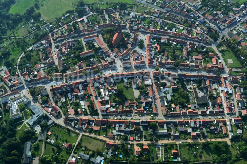 Mittenwalde von oben - Stadtansicht vom historischen Stadtkern Mittenwalde im Bundesland Brandenburg