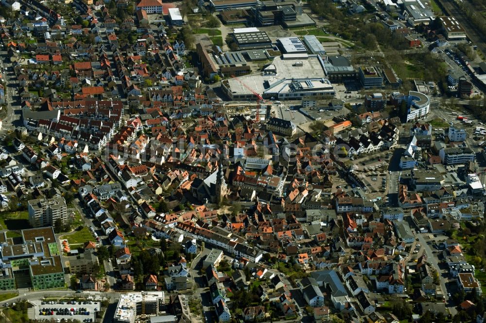 Hofheim am Taunus aus der Vogelperspektive: Stadtansicht von Hofheim am Taunus im Bundesland Hessen, Deutschland