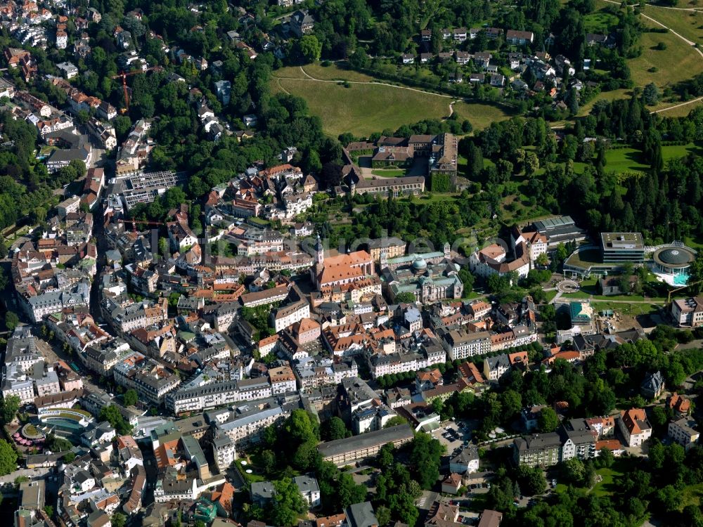 Baden-Baden aus der Vogelperspektive: Stadtansicht der Innenstadt von Baden-Baden im Bundesland Baden-Württemberg