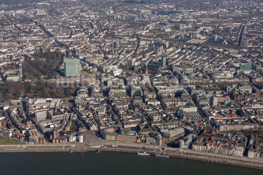 Düsseldorf aus der Vogelperspektive: Stadtansicht der Innenstadt von Düsseldorf im Bundesland Nordrhein-Westfalen NRW