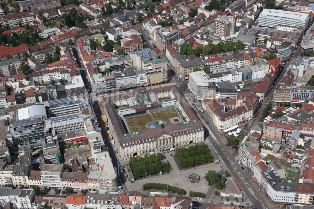 Karlsruhe von oben - Stadtansicht der Innenstadt mit dem Einkaufszentrum Post Galerie in Karlsruhe im Bundesland Baden-Württemberg