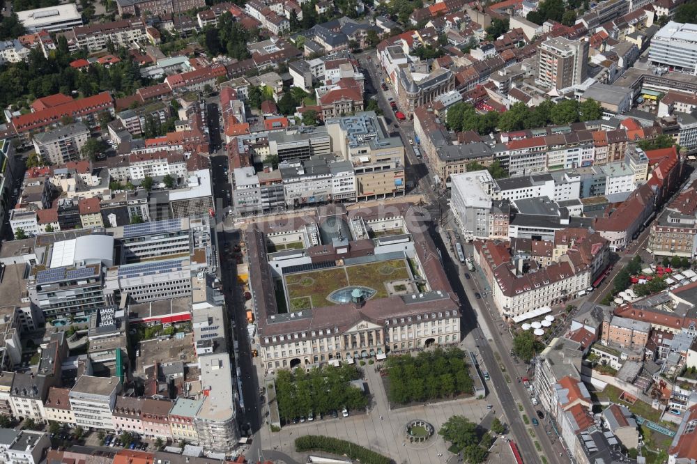 Karlsruhe aus der Vogelperspektive: Stadtansicht der Innenstadt mit dem Einkaufszentrum Post Galerie in Karlsruhe im Bundesland Baden-Württemberg