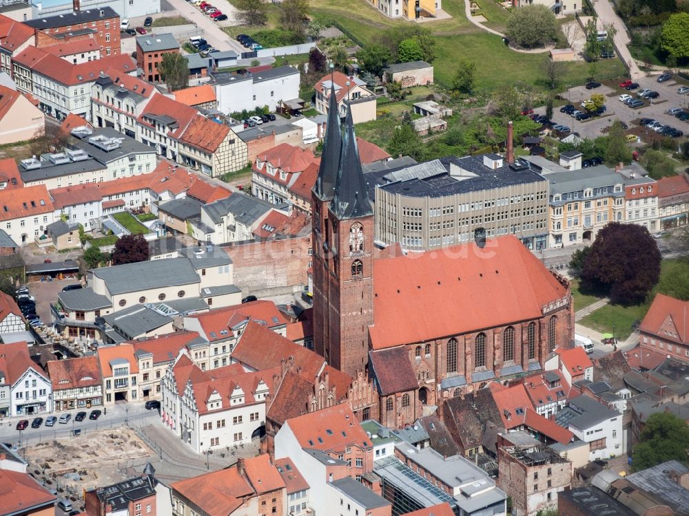 Luftaufnahme Stendal - Stadtansicht der Innenstadt der Hansestadt Stendal im Bundesland Sachsen-Anhalt