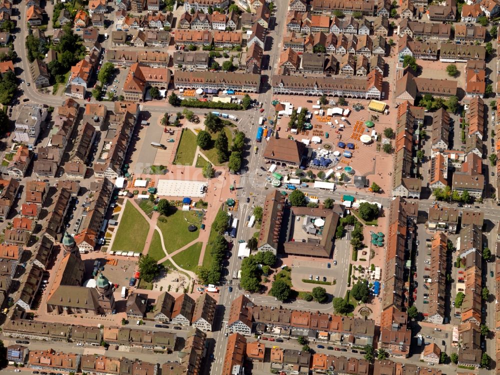 Luftaufnahme Freudenstadt - Stadtansicht der Innenstadt am Marktplatz von Freudenstadt im Bundesland Baden-Württemberg