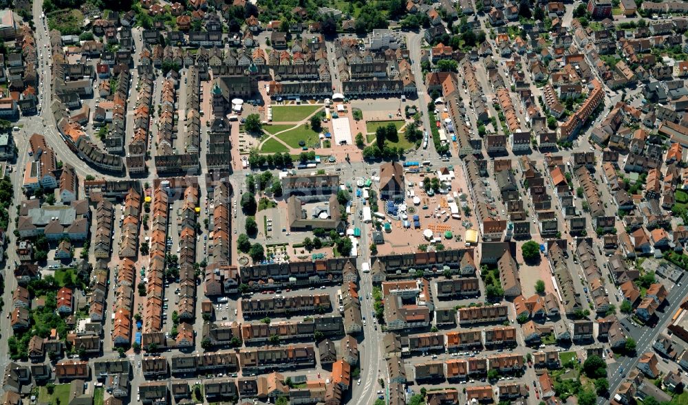 Freudenstadt aus der Vogelperspektive: Stadtansicht der Innenstadt am Marktplatz von Freudenstadt im Bundesland Baden-Württemberg