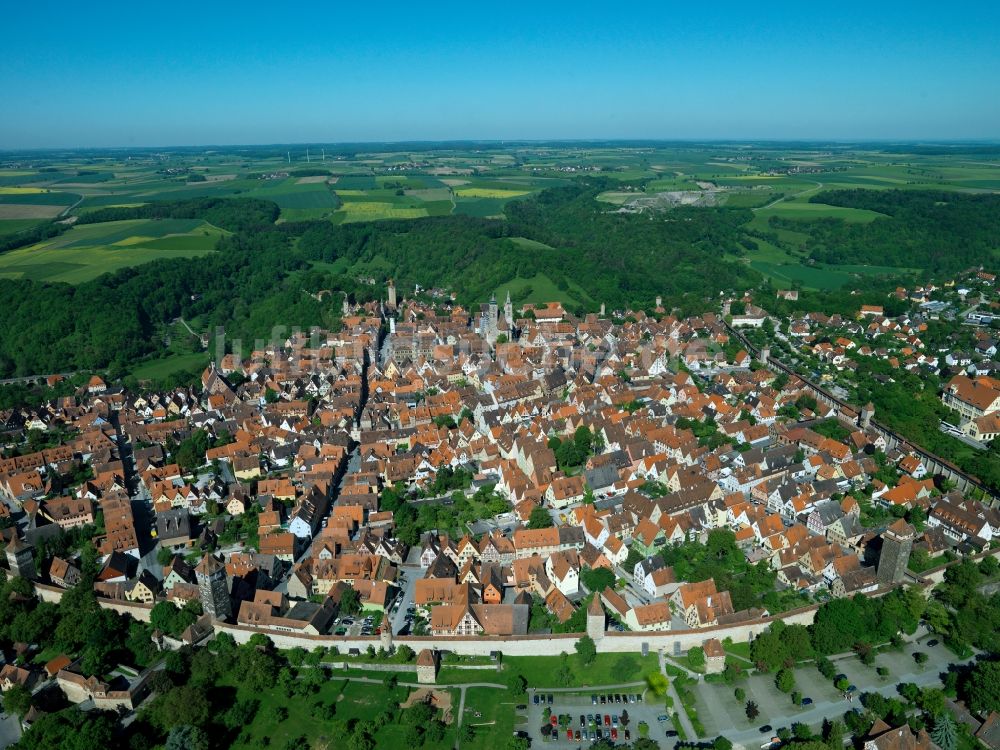 Luftbild Rothenburg ob der Tauber - Stadtansicht der Innenstadt von Rothenburg ob der Tauber im Bundesland Bayern