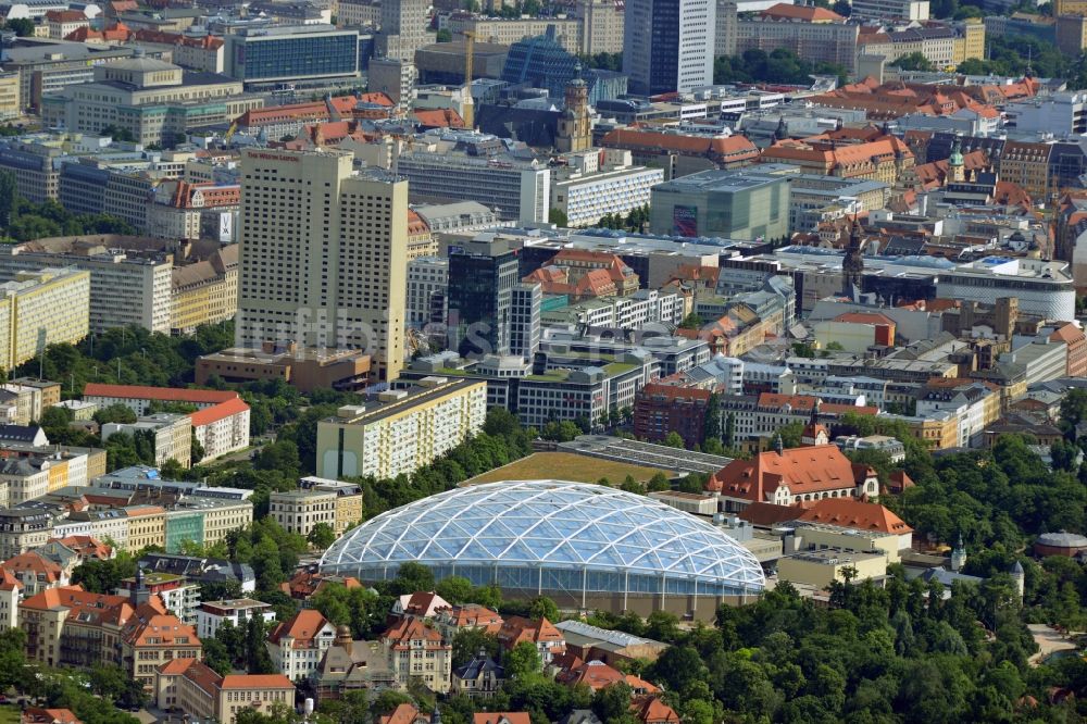 Leipzig aus der Vogelperspektive: Stadtansicht der Innenstadt der sächsischen Großstadt mit dem Altstadt - Zentrum von Leipzig im Bundesland Sachsen