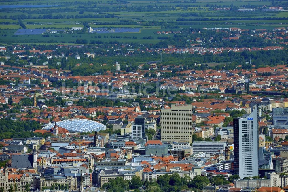 Leipzig aus der Vogelperspektive: Stadtansicht der Innenstadt der sächsischen Großstadt mit dem Altstadt - Zentrum von Leipzig im Bundesland Sachsen