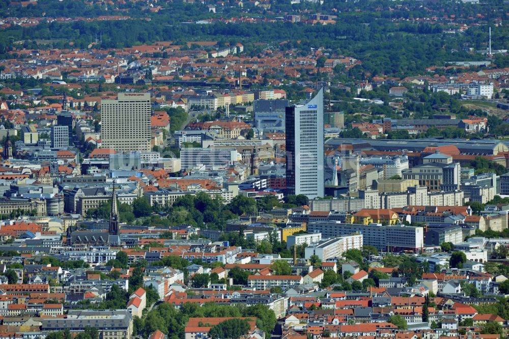 Luftaufnahme Leipzig - Stadtansicht der Innenstadt der sächsischen Großstadt mit dem Altstadt - Zentrum von Leipzig im Bundesland Sachsen