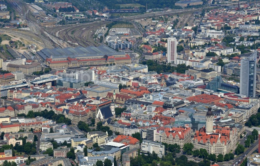 Leipzig von oben - Stadtansicht der Innenstadt der sächsischen Großstadt mit dem Altstadt - Zentrum von Leipzig im Bundesland Sachsen