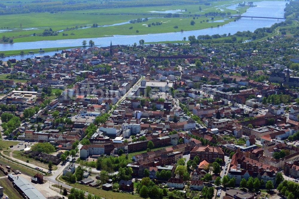 Wittenberge aus der Vogelperspektive: Stadtansicht der Innenstadt am Stadtzentrum von Wittenberge im Bundesland Brandenburg