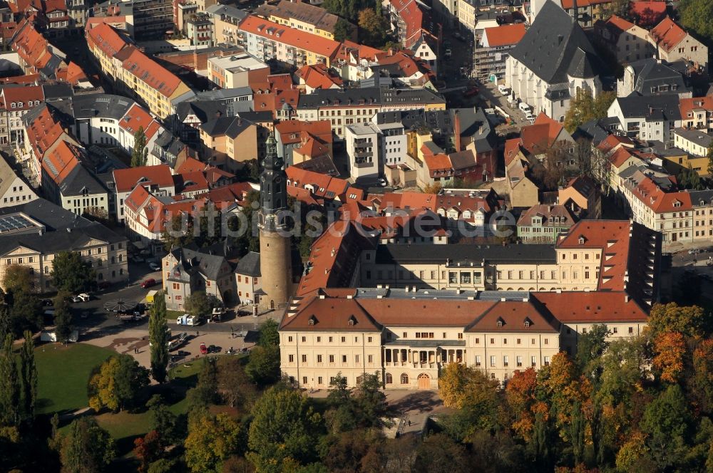 Luftbild Weimar - Stadtansicht der Innenstadt mit dem Weimarer Stadtschloß am Burgplatz in Weimar in Thüringen