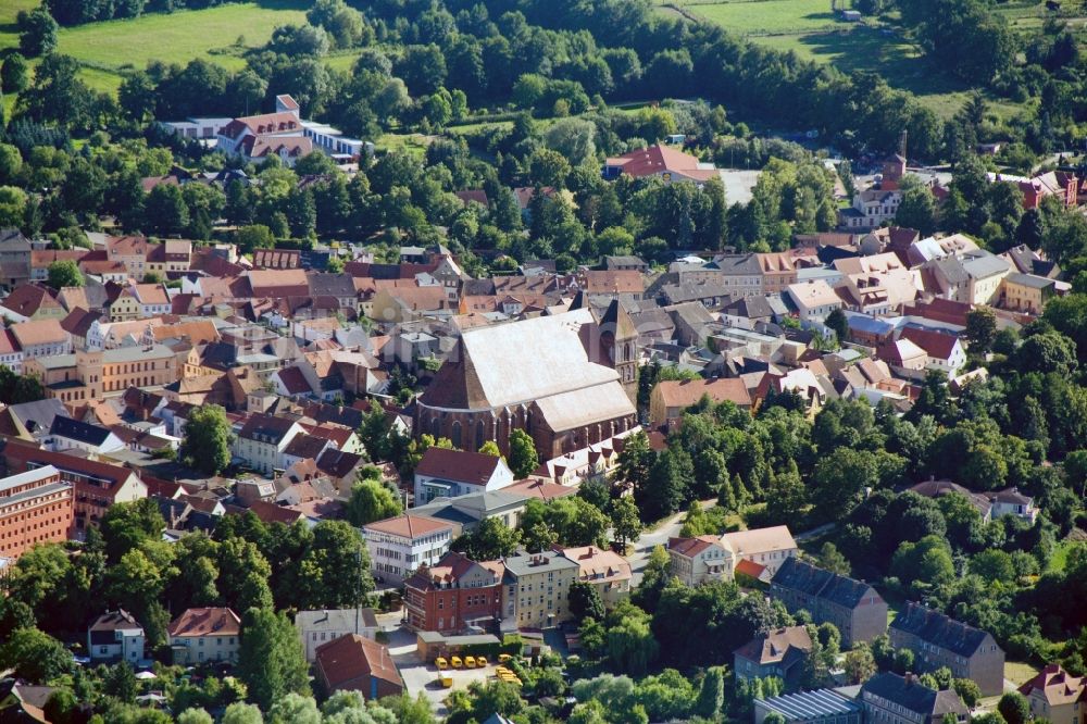 Luckau von oben - Stadtansicht von Innenstadt- Zentrum Luckau im Bundesland Brandenburg