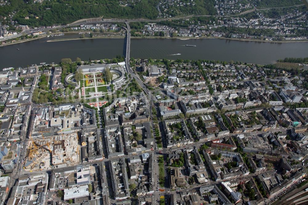 Luftaufnahme Koblenz OT Pfaffendorf - Stadtansicht vom Innenstadt- Zentrum der südlichen Vorstadt am Ufer des Rhein in Koblenz im Bundesland Rheinland-Pfalz