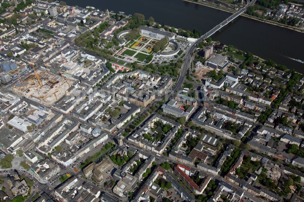 Koblenz OT Pfaffendorf von oben - Stadtansicht vom Innenstadt- Zentrum der südlichen Vorstadt am Ufer des Rhein in Koblenz im Bundesland Rheinland-Pfalz