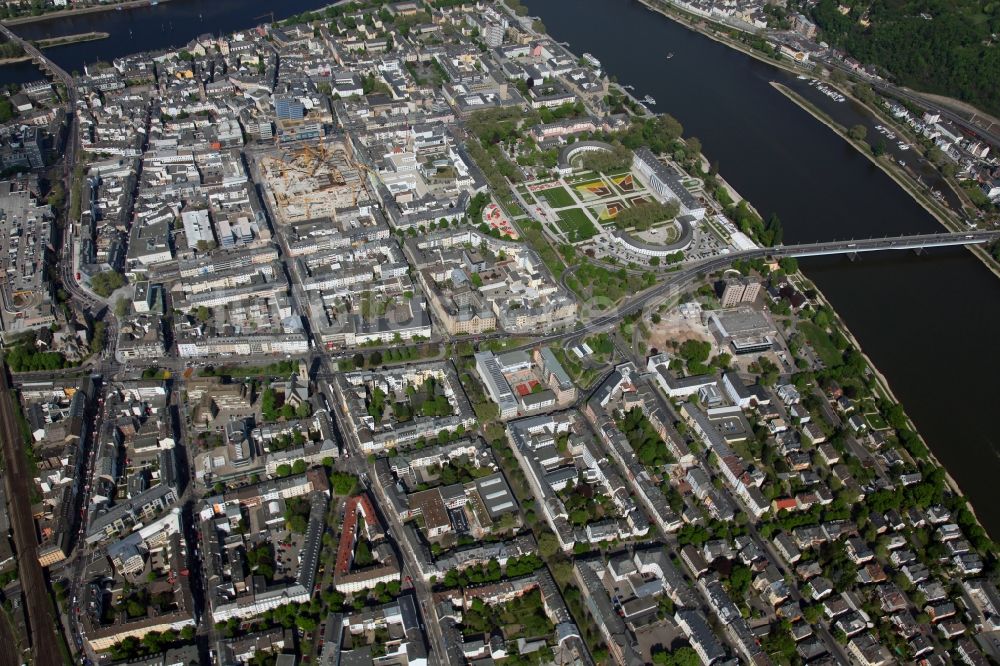 Koblenz OT Pfaffendorf aus der Vogelperspektive: Stadtansicht vom Innenstadt- Zentrum der südlichen Vorstadt am Ufer des Rhein in Koblenz im Bundesland Rheinland-Pfalz