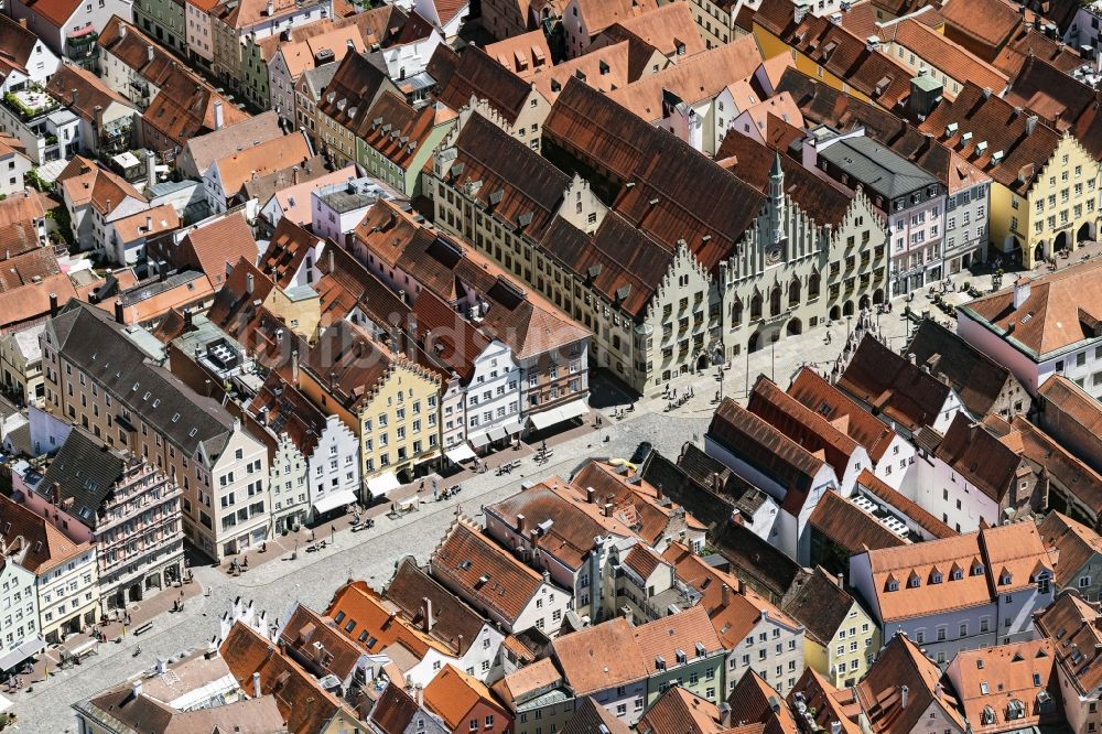 Luftaufnahme Landshut - Stadtansicht vom Innenstadtbereich Altstadt in Landshut im Bundesland Bayern, Deutschland