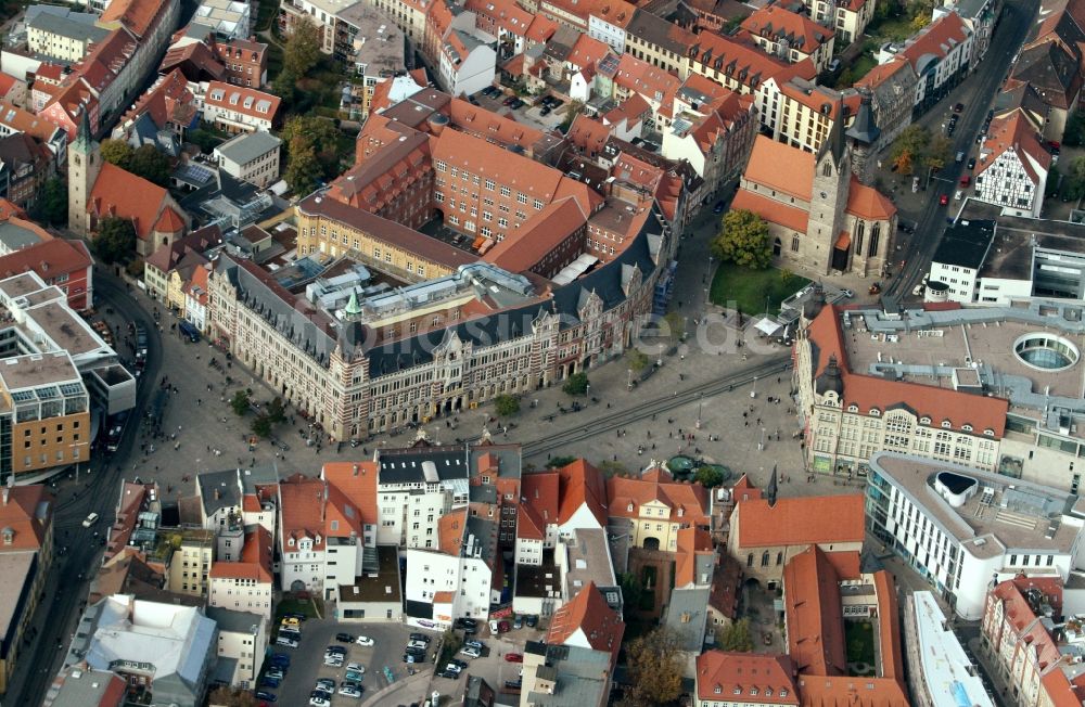 Luftaufnahme Erfurt - Stadtansicht vom Innenstadtbereich am Anger mit Hauptpost , Kaufmannskirche und Einkaufszentrum Anger 1 in Erfurt im Bundesland Thüringen