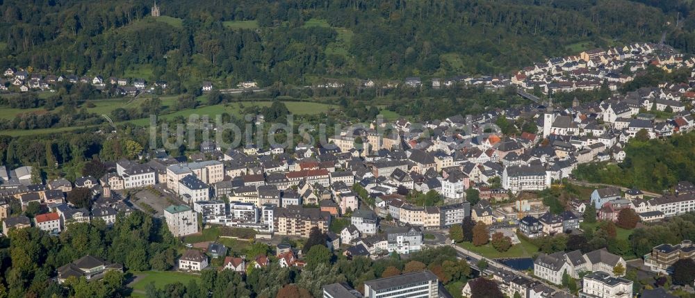 Arnsberg aus der Vogelperspektive: Stadtansicht vom Innenstadtbereich in Arnsberg im Bundesland Nordrhein-Westfalen, Deutschland