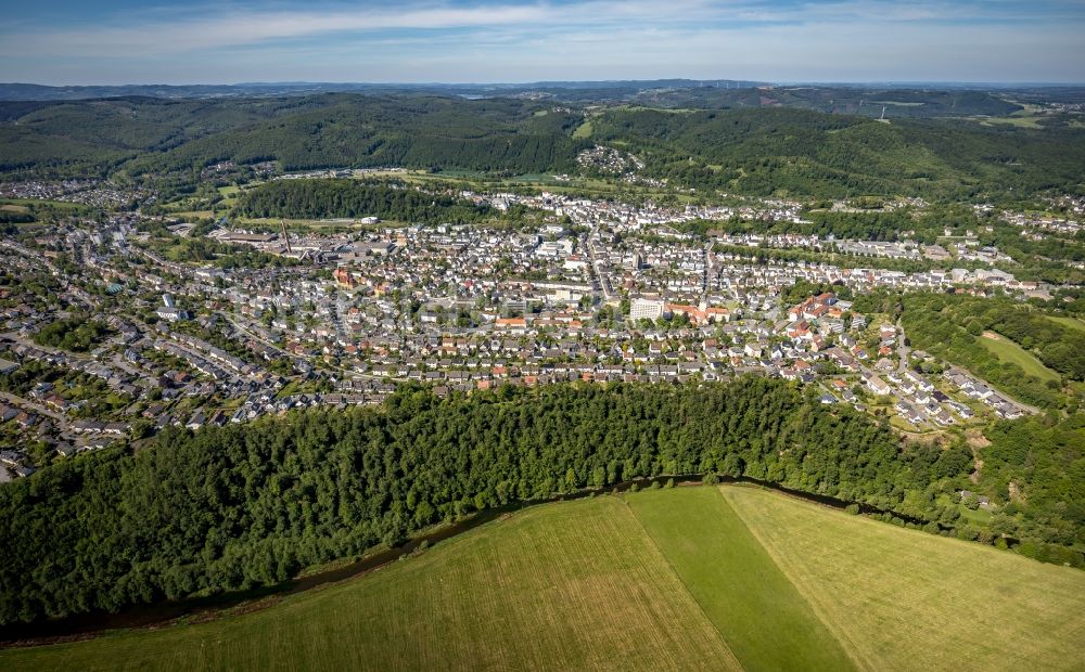 Arnsberg aus der Vogelperspektive: Stadtansicht vom Innenstadtbereich in Arnsberg im Bundesland Nordrhein-Westfalen, Deutschland