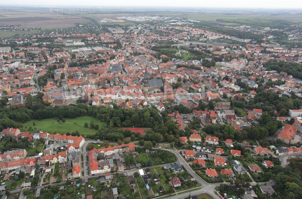 Aschersleben aus der Vogelperspektive: Stadtansicht vom Innenstadtbereich in Aschersleben im Bundesland Sachsen-Anhalt, Deutschland