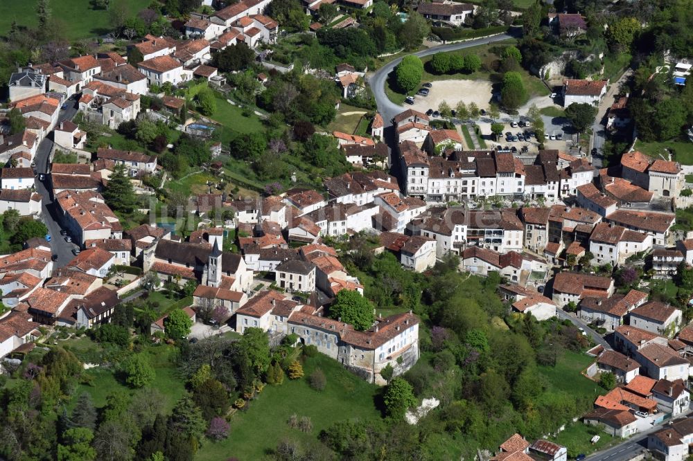 Luftaufnahme Aubeterre-sur-Dronne - Stadtansicht vom Innenstadtbereich in Aubeterre-sur-Dronne in Aquitaine Limousin Poitou-Charentes, Frankreich