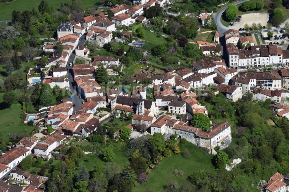 Aubeterre-sur-Dronne von oben - Stadtansicht vom Innenstadtbereich in Aubeterre-sur-Dronne in Aquitaine Limousin Poitou-Charentes, Frankreich