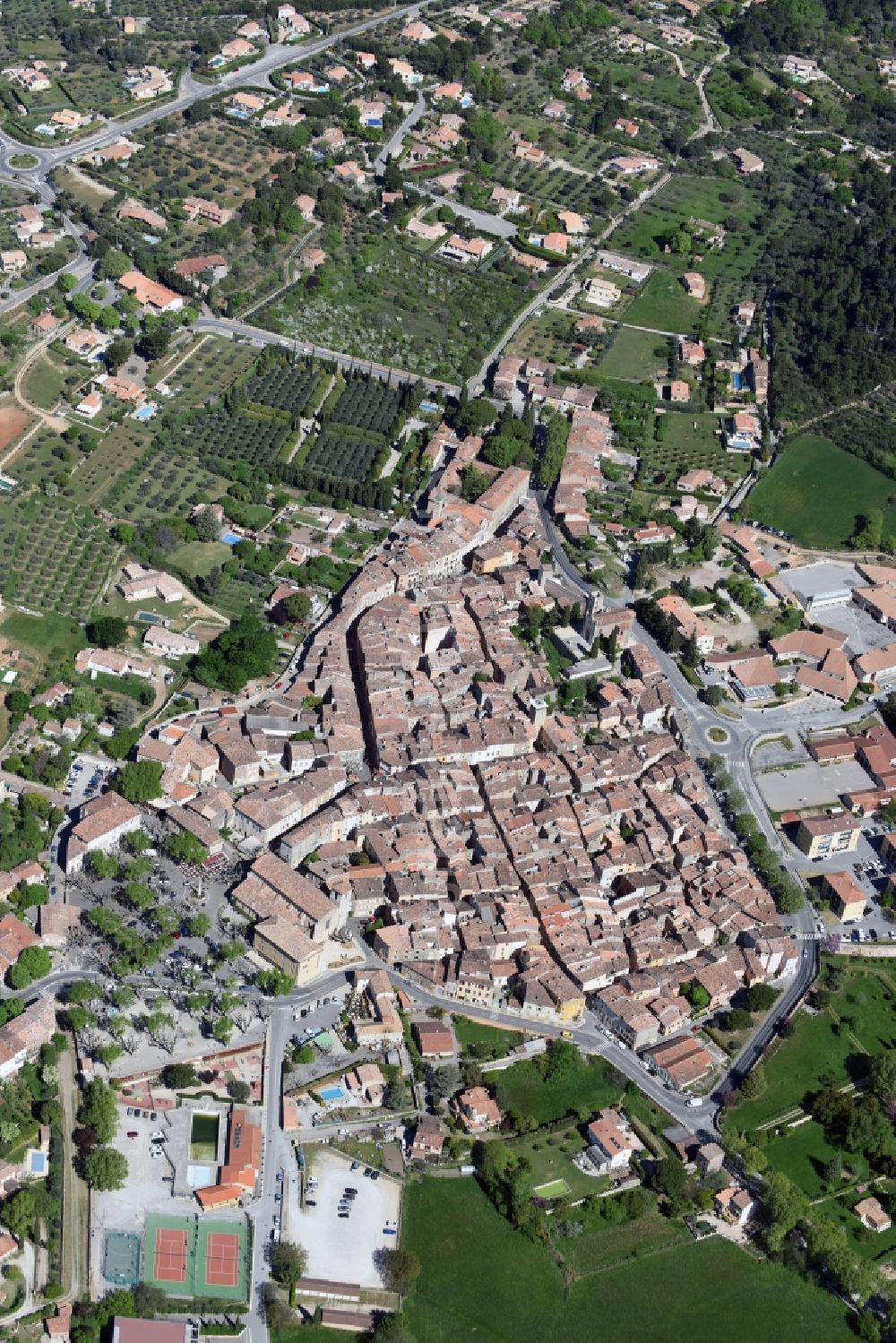 Luftbild Aups - Stadtansicht vom Innenstadtbereich in Aups in Provence-Alpes-Cote d'Azur, Frankreich