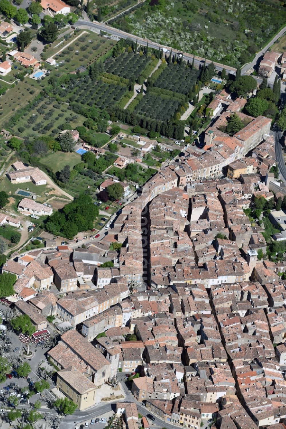 Luftaufnahme Aups - Stadtansicht vom Innenstadtbereich in Aups in Provence-Alpes-Cote d'Azur, Frankreich