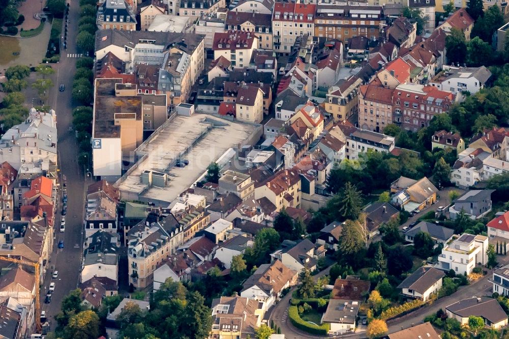 Baden-Baden aus der Vogelperspektive: Stadtansicht vom Innenstadtbereich in Baden-Baden im Bundesland Baden-Württemberg, Deutschland