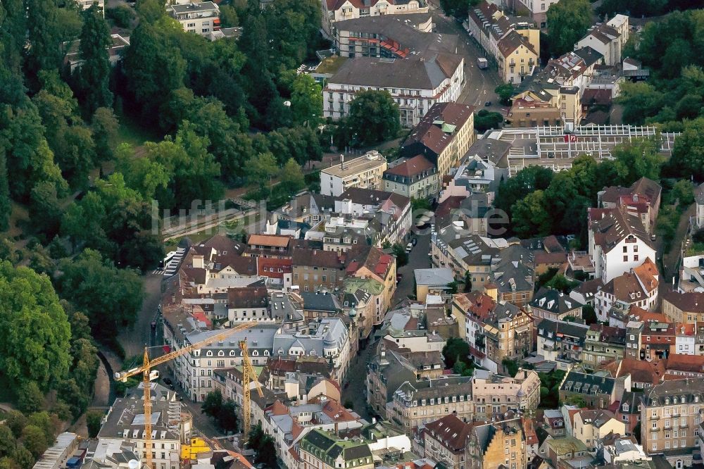 Luftbild Baden-Baden - Stadtansicht vom Innenstadtbereich in Baden-Baden im Bundesland Baden-Württemberg, Deutschland