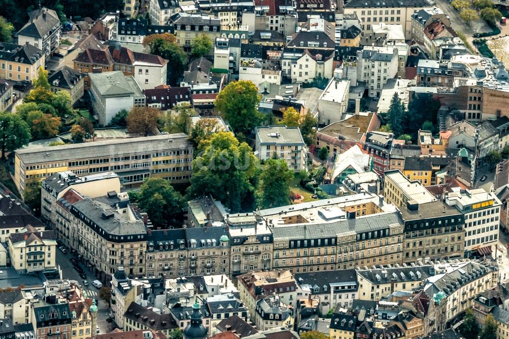 Baden-Baden aus der Vogelperspektive: Stadtansicht vom Innenstadtbereich in Baden-Baden im Bundesland Baden-Württemberg, Deutschland