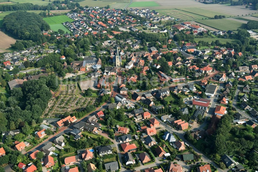 Bakum von oben - Stadtansicht vom Innenstadtbereich in Bakum im Bundesland Niedersachsen