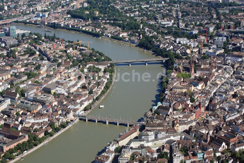 Luftaufnahme Basel - Stadtansicht vom Innenstadtbereich in Basel in der Schweiz