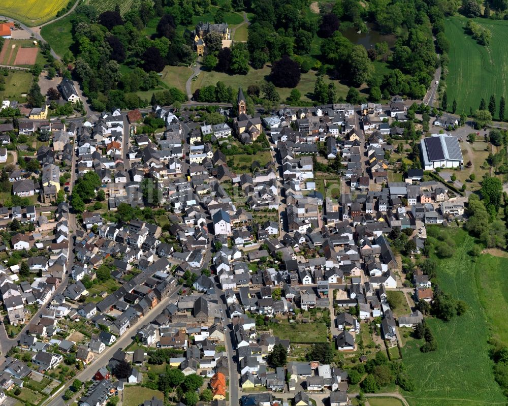 Luftaufnahme Bassenheim - Stadtansicht vom Innenstadtbereich in Bassenheim im Bundesland Rheinland-Pfalz