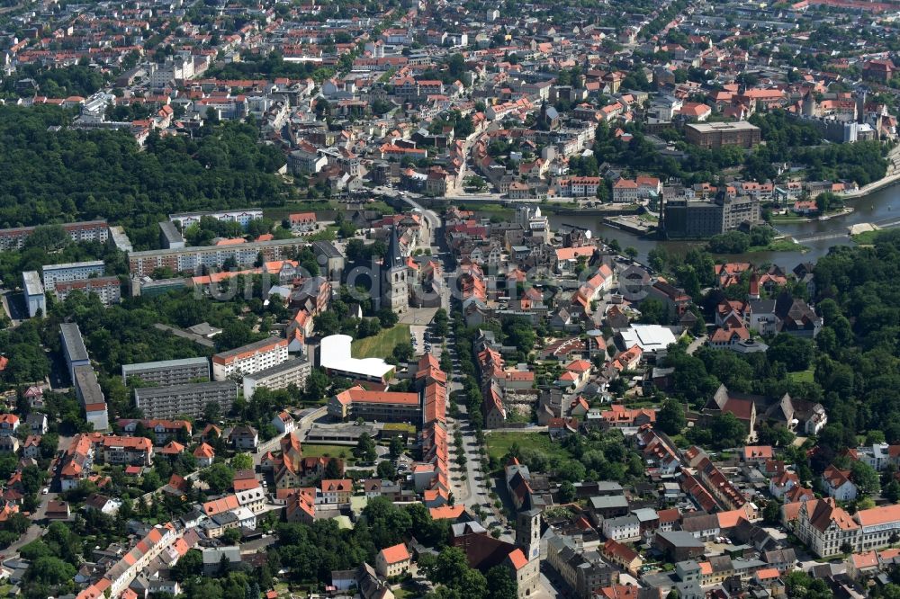 Luftaufnahme Bernburg (Saale) - Stadtansicht vom Innenstadtbereich in Bernburg (Saale) im Bundesland Sachsen-Anhalt