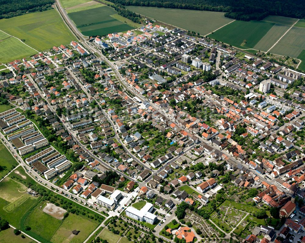 Blankenloch von oben - Stadtansicht vom Innenstadtbereich in Blankenloch im Bundesland Baden-Württemberg, Deutschland