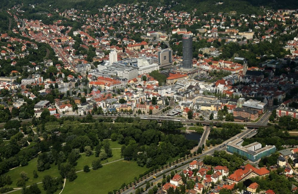 Jena aus der Vogelperspektive: Stadtansicht vom Innenstadtbereich mit Blick auf den Intershop-Tower in Jena im Bundesland Thüringen, Deutschland