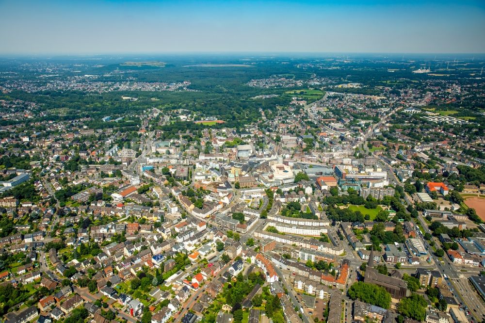 Bottrop aus der Vogelperspektive: Stadtansicht vom Innenstadtbereich in Bottrop im Bundesland Nordrhein-Westfalen