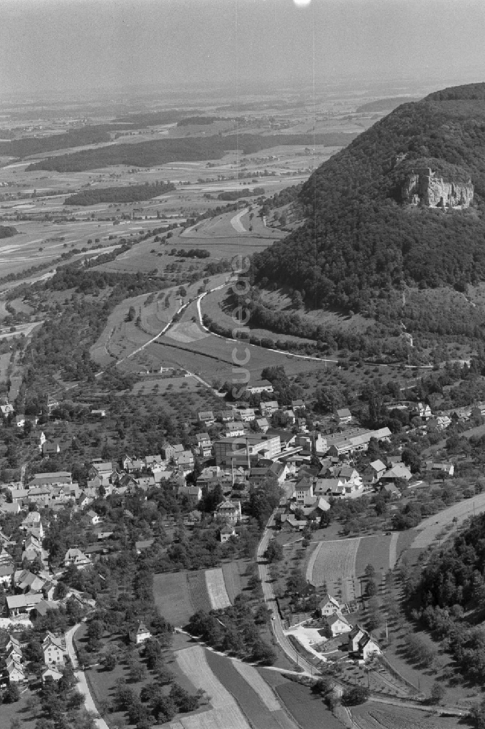 Luftbild Heubach - Stadtansicht vom Innenstadtbereich mit der Burgruine Rosenstein in Heubach im Bundesland Baden-Württemberg, Deutschland