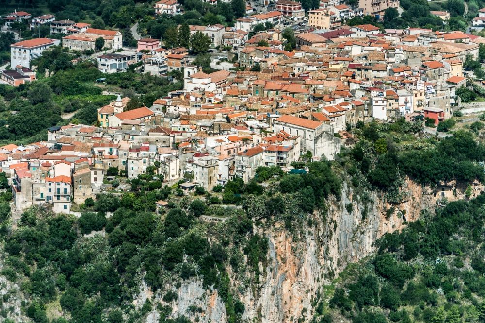 Luftbild Camerota - Stadtansicht vom Innenstadtbereich in Camerota in Italien