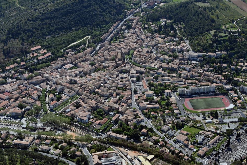 Luftbild Clermont-l'Hérault - Stadtansicht vom Innenstadtbereich in Clermont-l'Hérault in Languedoc-Roussillon Midi-Pyrenees, Frankreich