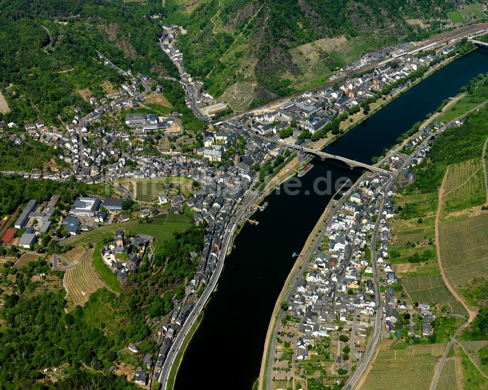 Luftaufnahme Cochem - Stadtansicht vom Innenstadtbereich in Cochem im Bundesland Rheinland-Pfalz