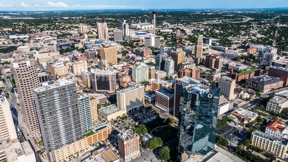 Luftbild San Antonio - Stadtansicht vom Innenstadtbereich Downtown in San Antonio in Texas, USA