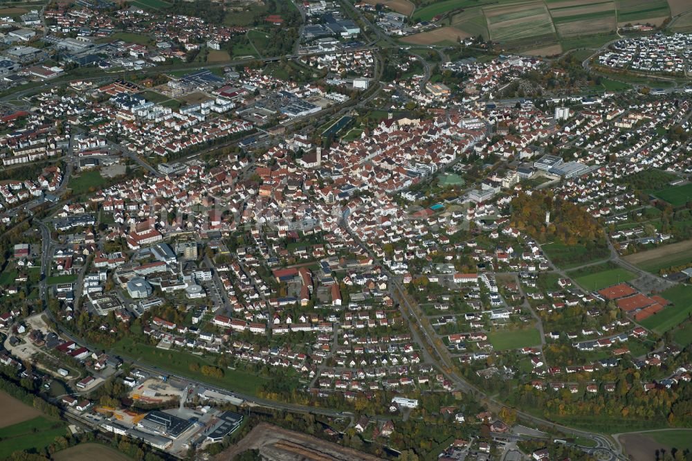 Ehingen (Donau) von oben - Stadtansicht vom Innenstadtbereich in Ehingen (Donau) im Bundesland Baden-Württemberg, Deutschland