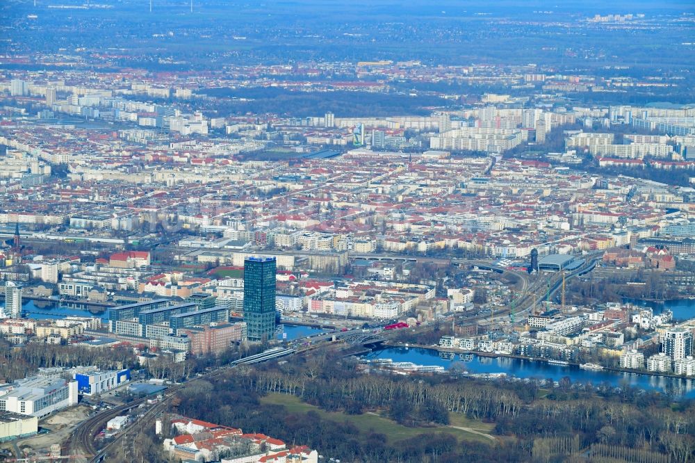 Luftaufnahme Berlin - Stadtansicht vom Innenstadtbereich an der Elsenbrücke in Berlin, Deutschland